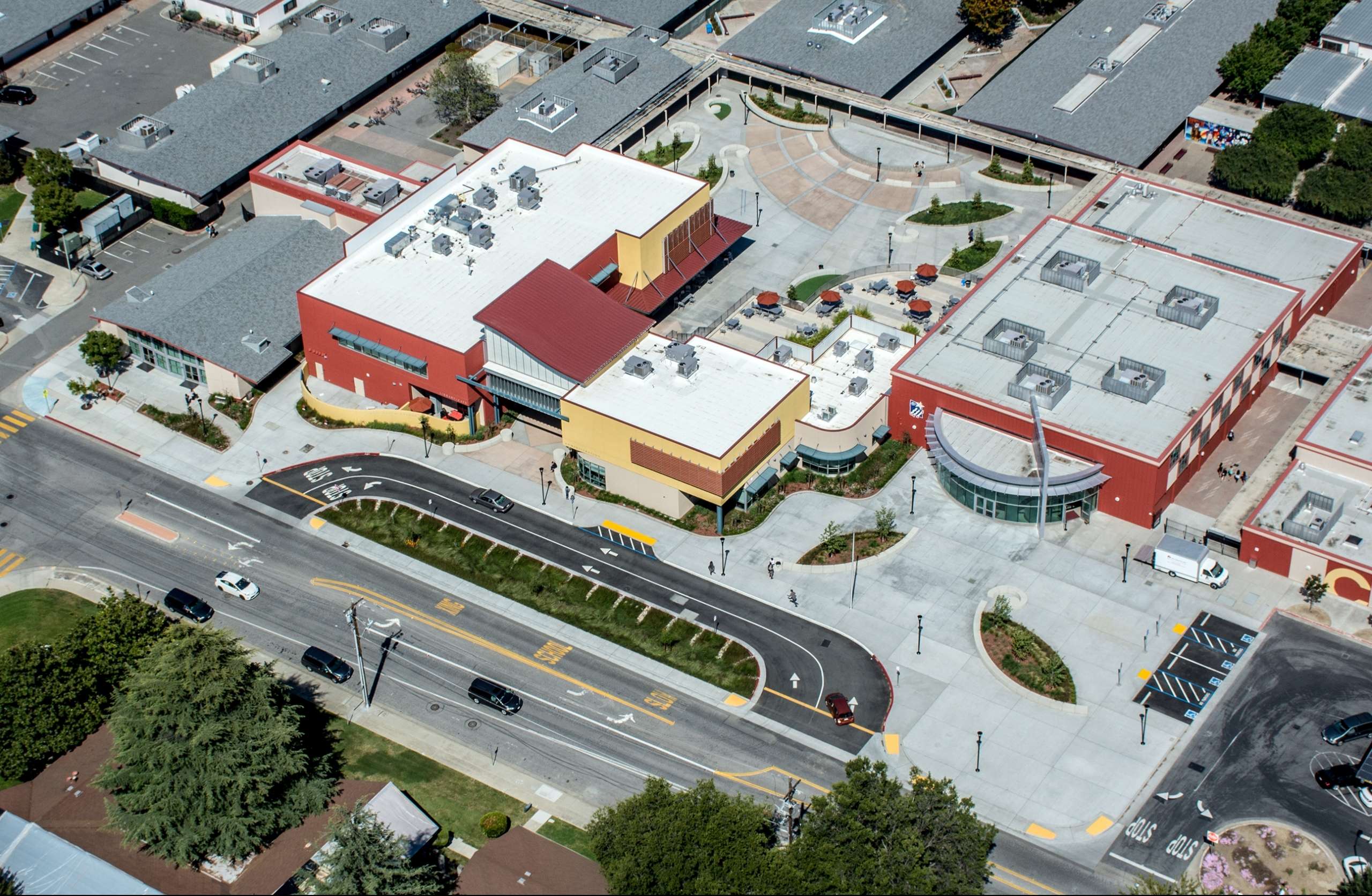 CUPERTINO HIGH SCHOOL QUAD